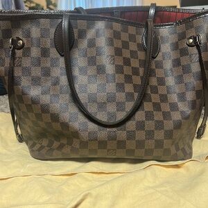 Authentic Louis Vuitton Never Full MM
